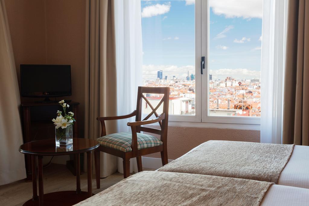 Mate Macarena – Gran Vía Hotel 3*