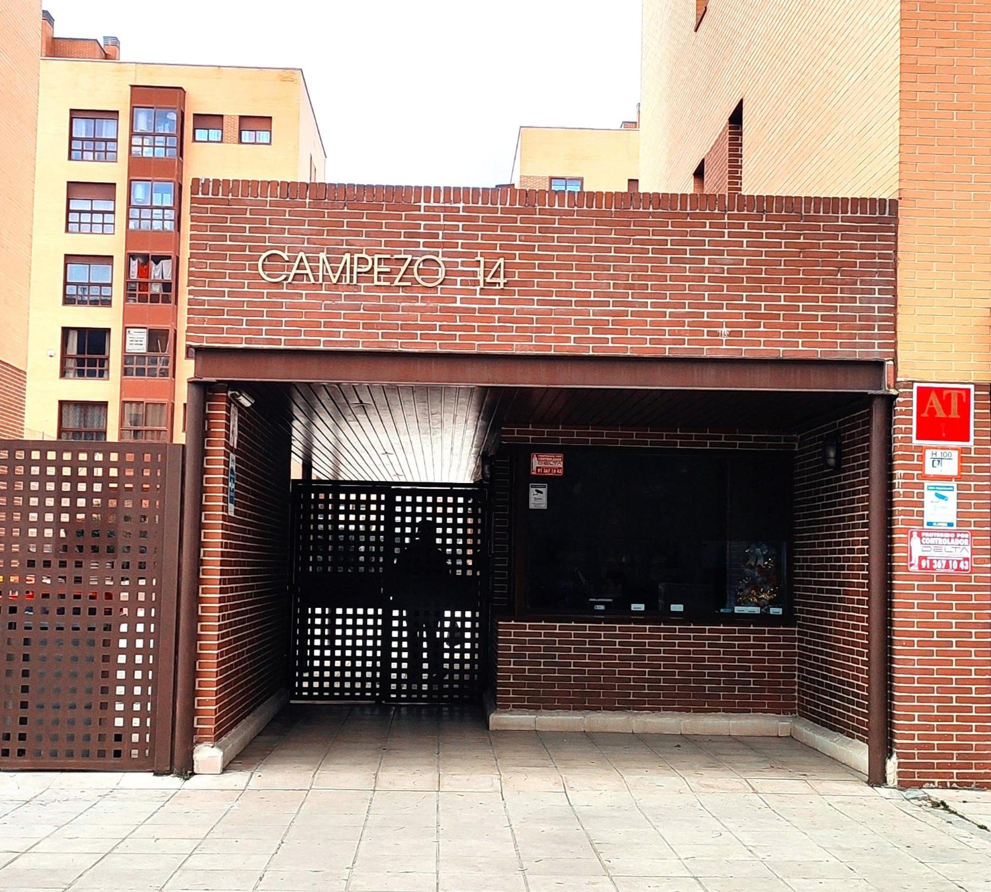 Deyanira 59 Airport Ifema * Madrid