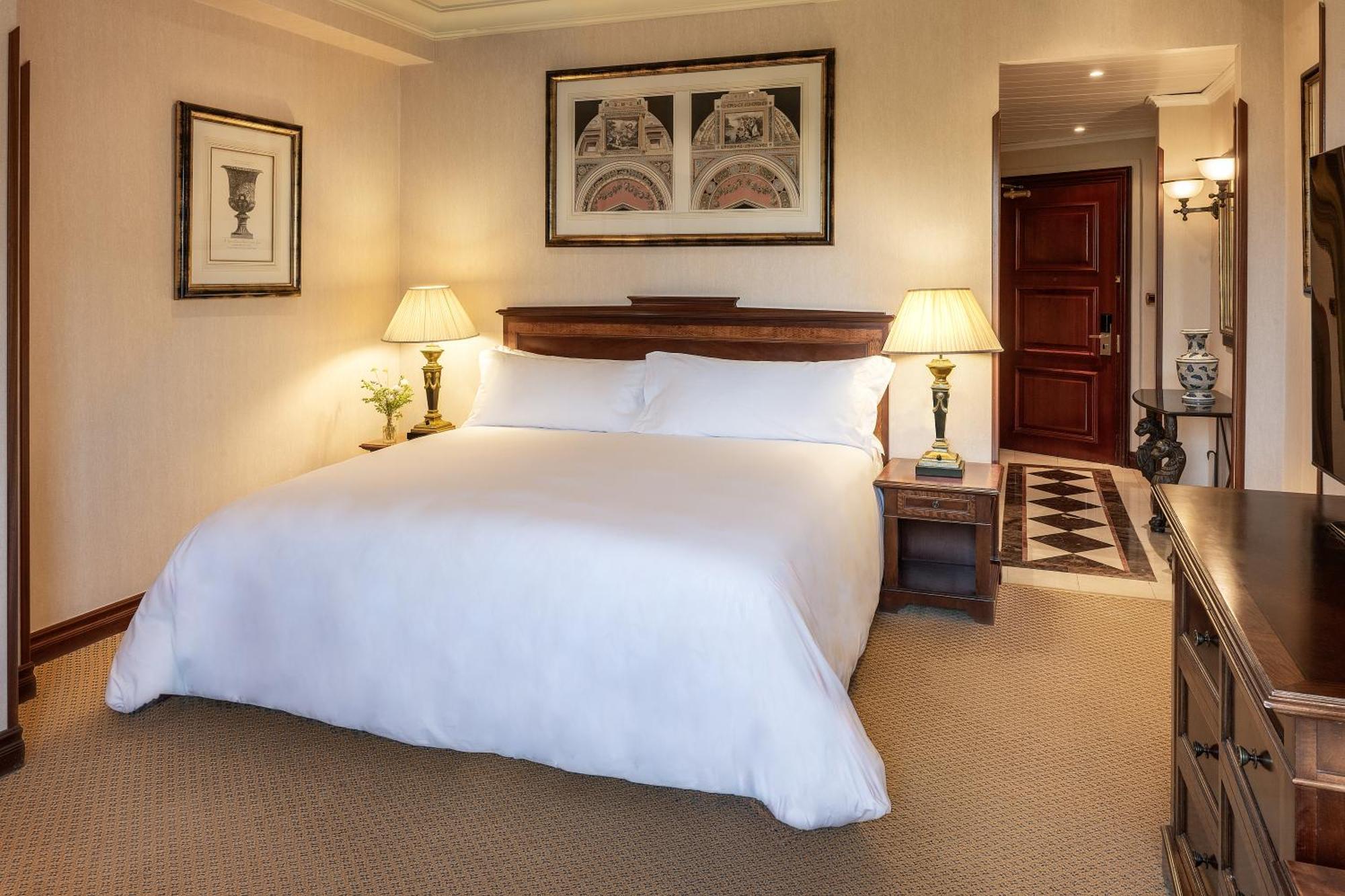 Intercontinental By Ihg Hotel Madrid