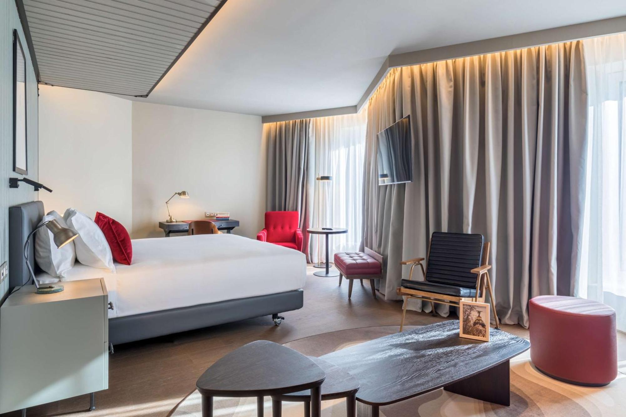 Canopy By Hilton Castellana Hotel