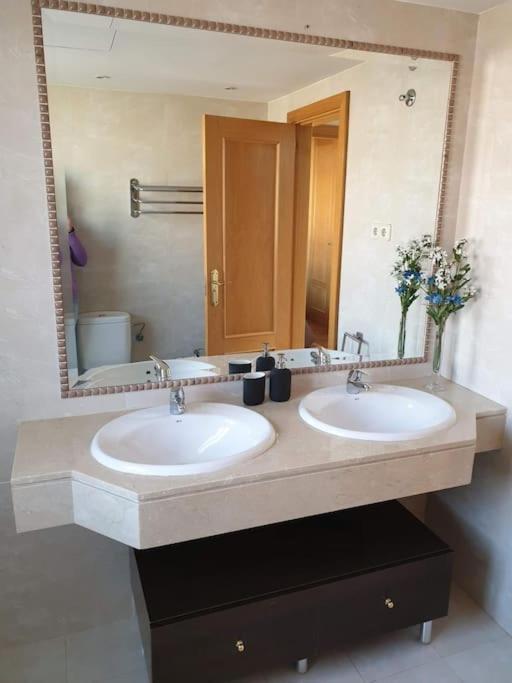 Ifema 5 4 Banos, Parking Free Holiday home *