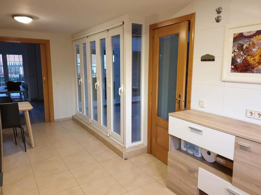 Ifema 5 4 Banos, Parking Free Holiday home *