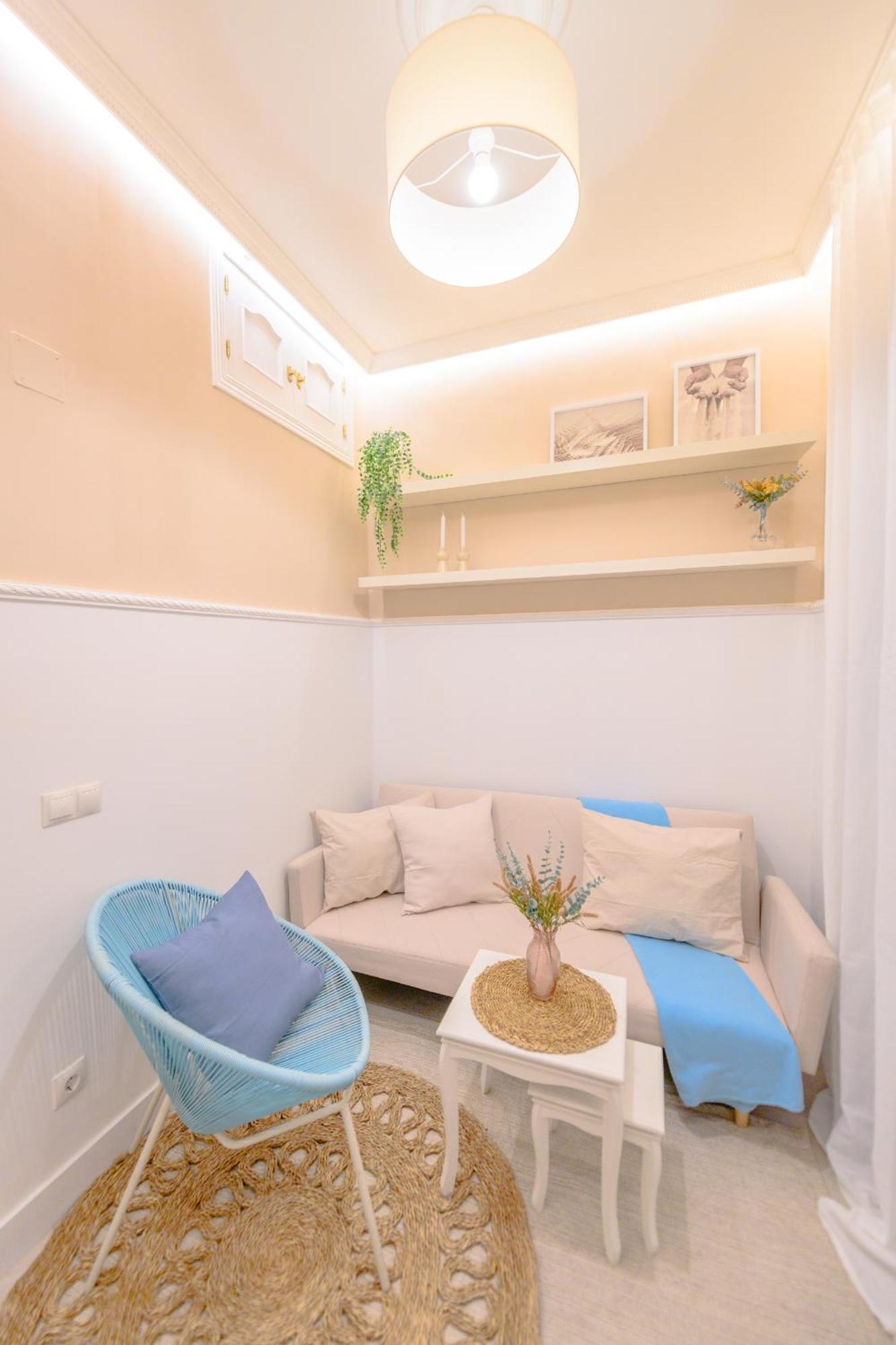 For Encantador Estudio Temporal Con Cama Doble Y Sofa Cama, Patio Compartido Ctg86 *