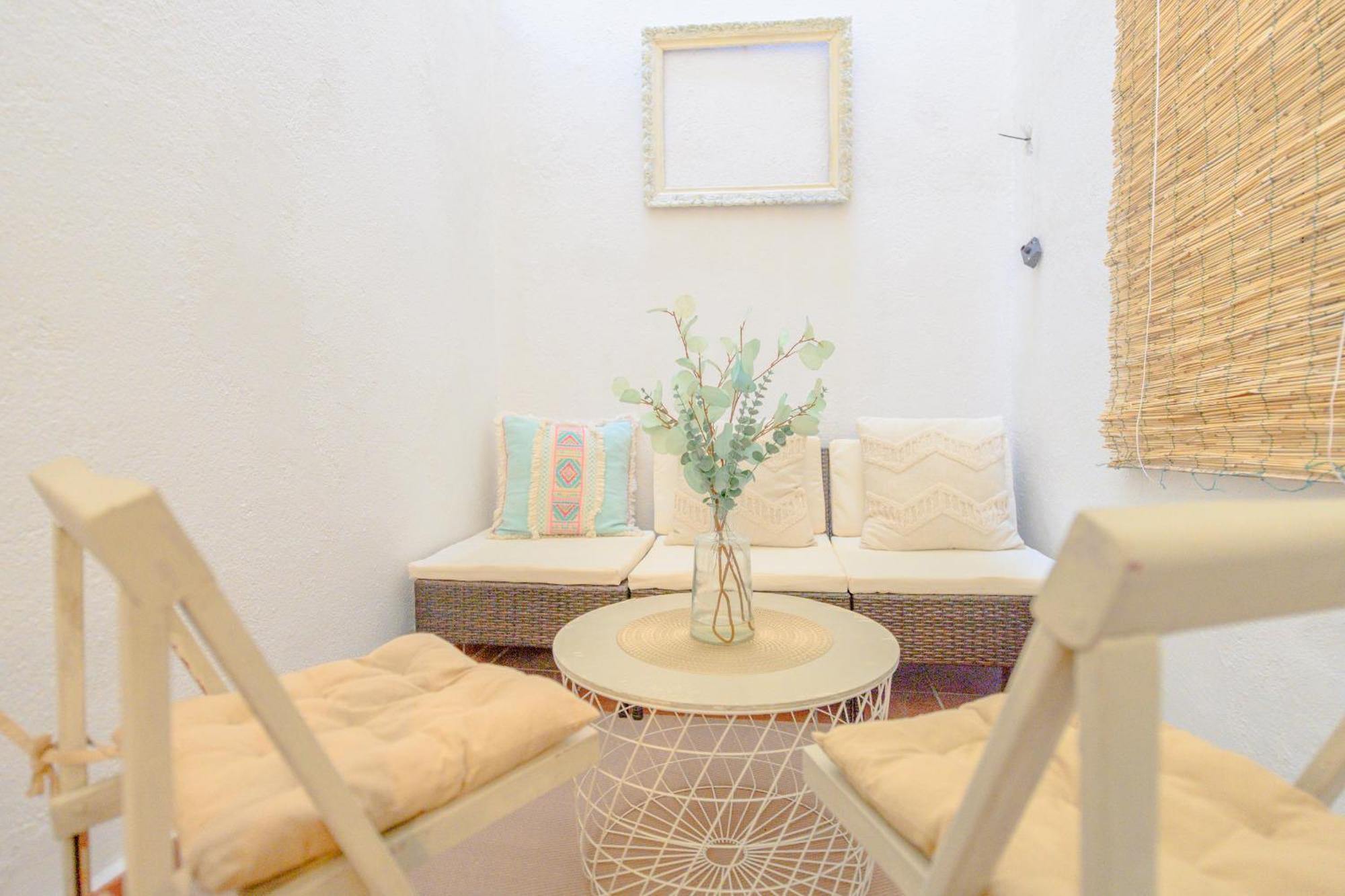 For Encantador Estudio Temporal Con Cama Doble Y Sofa Cama, Patio Compartido Ctg86