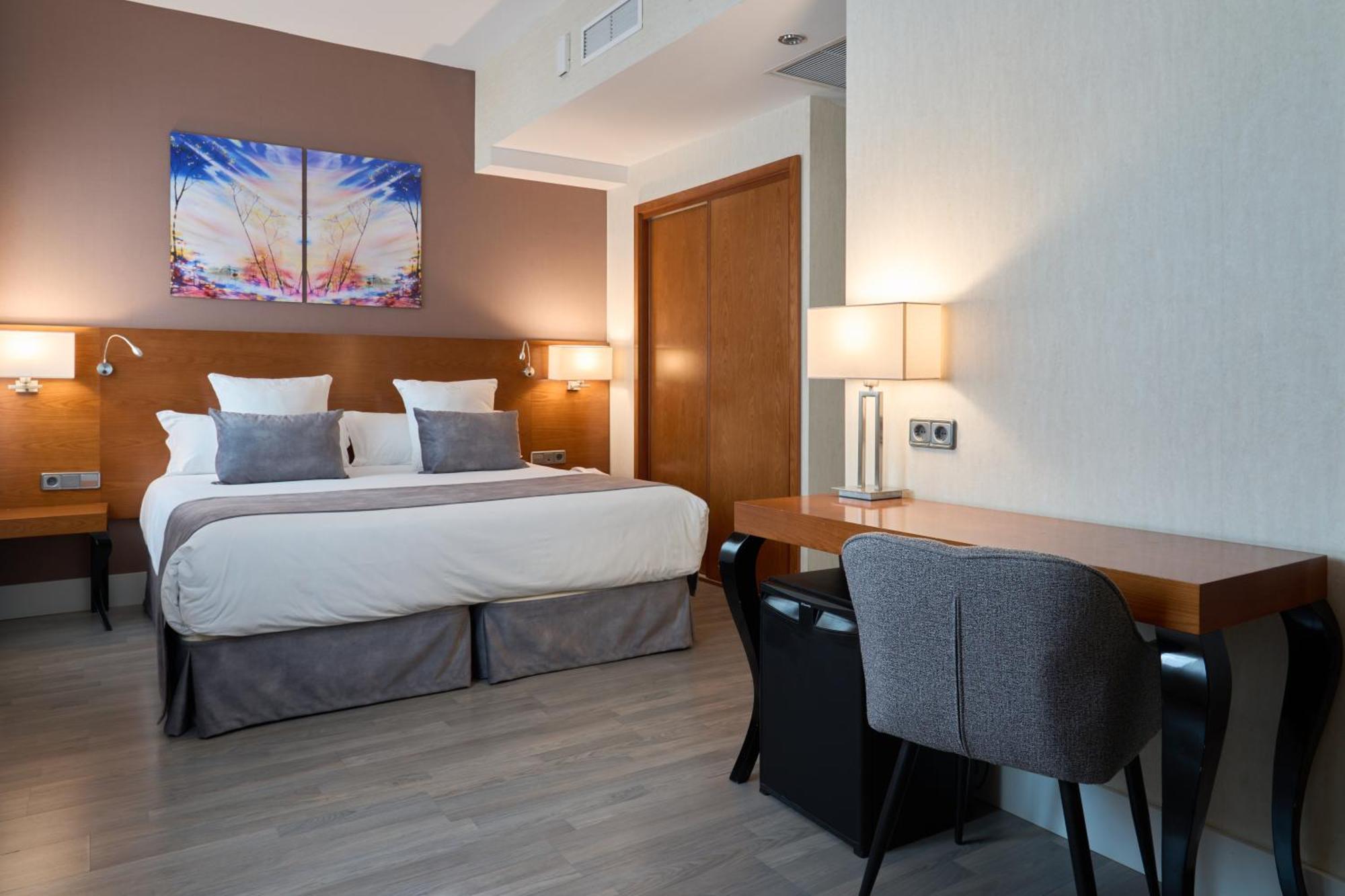 Hotel Puerta De Toledo 3*