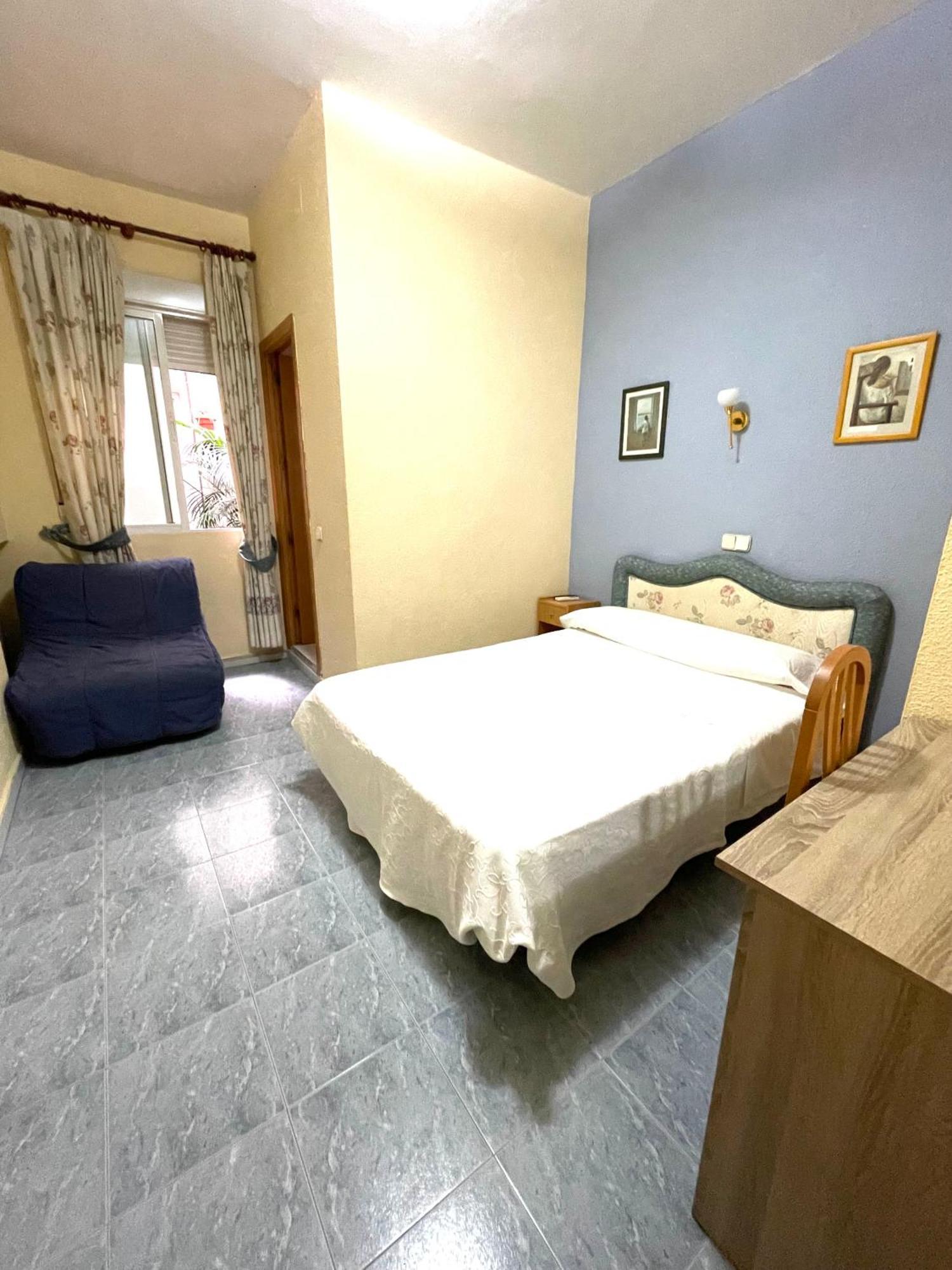 Residencia Fernandez Pensión *