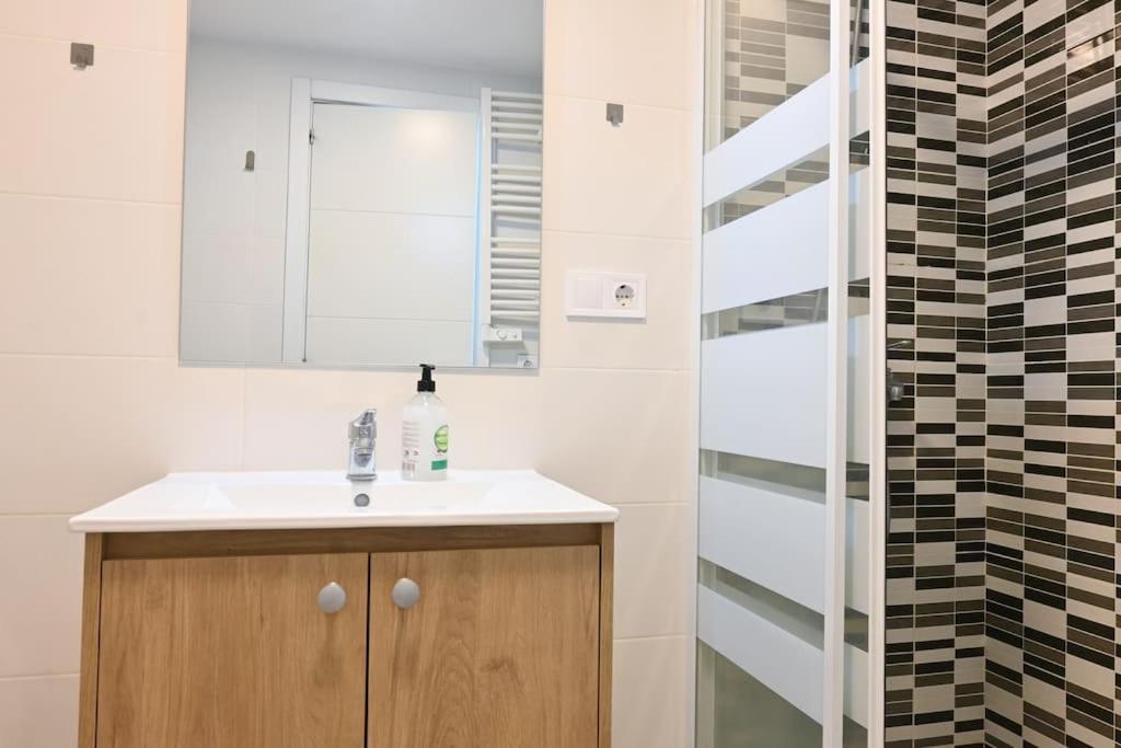 For Acogedor Temporal De Un En Chamartin Mma322b Apartamento *