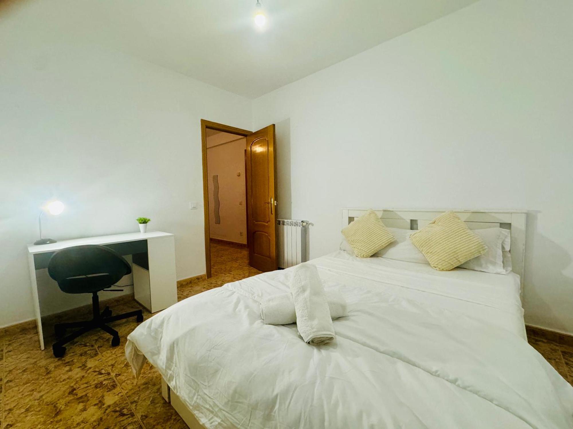 Apartamento Pisos Baraja Gl *