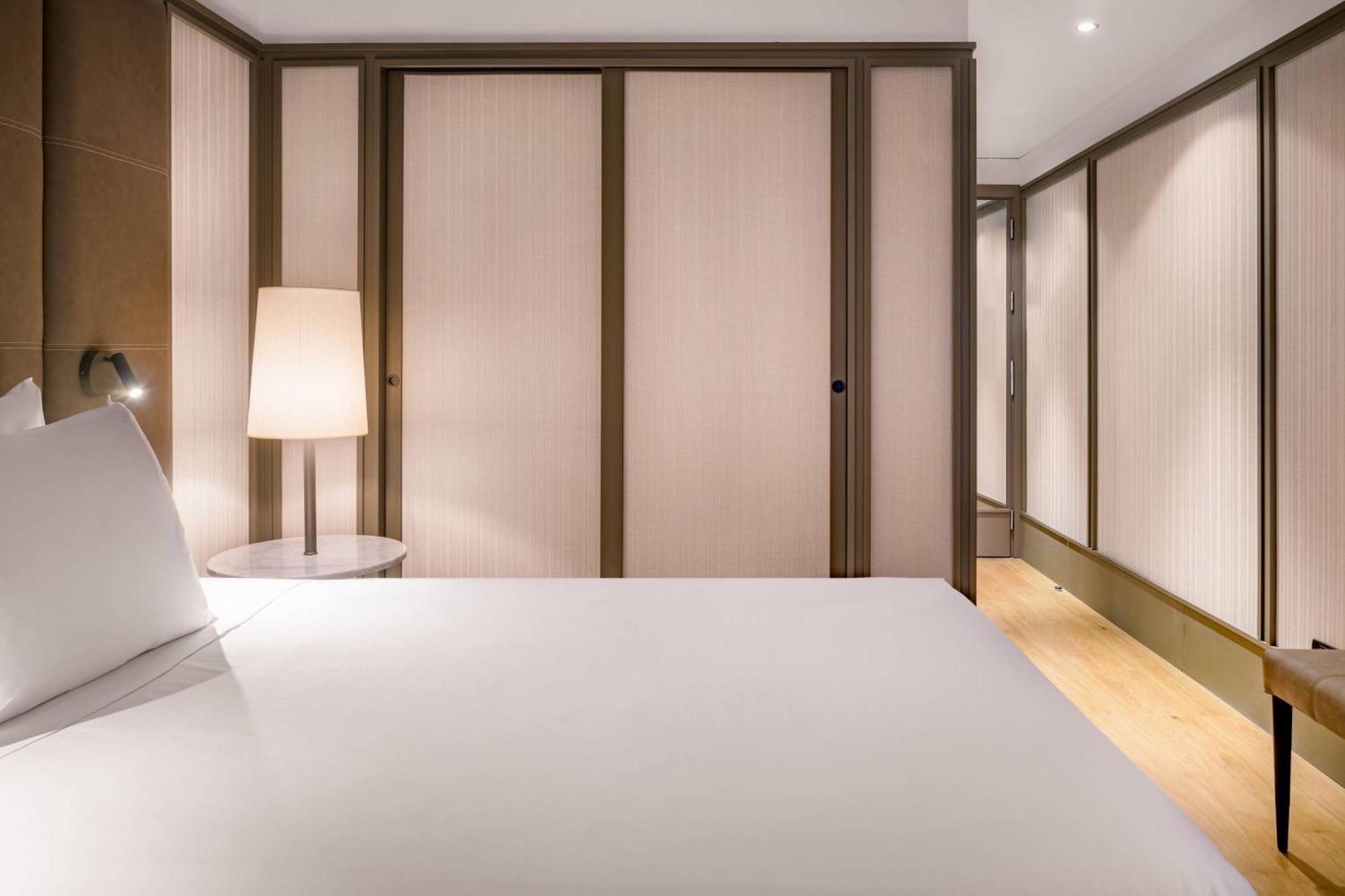 Ac Avenida De América By Marriott Madrid