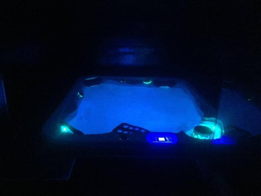 Duplex 8 Personas Con Sauna Jacuzzi Y Cine *