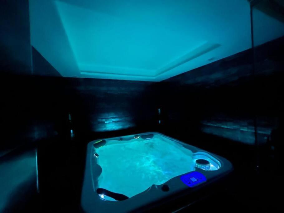 Apartamento Duplex 8 Personas Con Sauna Jacuzzi Y Cine *