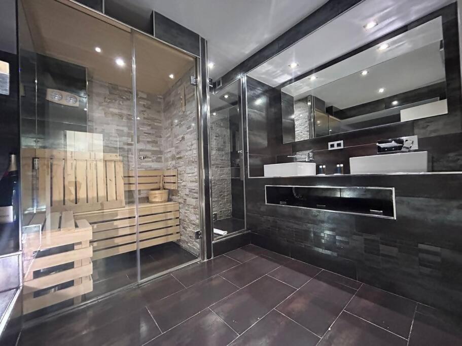 Duplex 8 Personas Con Sauna Jacuzzi Y Cine Apartamento