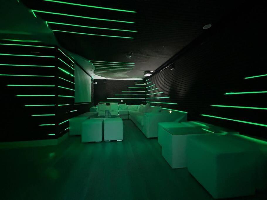 Apartamento Duplex 8 Personas Con Sauna Jacuzzi Y Cine