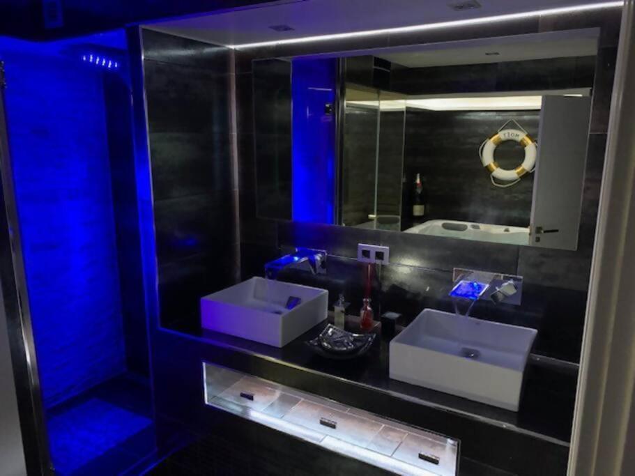 Duplex 8 Personas Con Sauna Jacuzzi Y Cine Apartamento Madrid