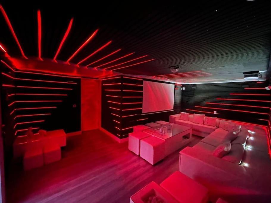 Apartamento Duplex 8 Personas Con Sauna Jacuzzi Y Cine Madrid