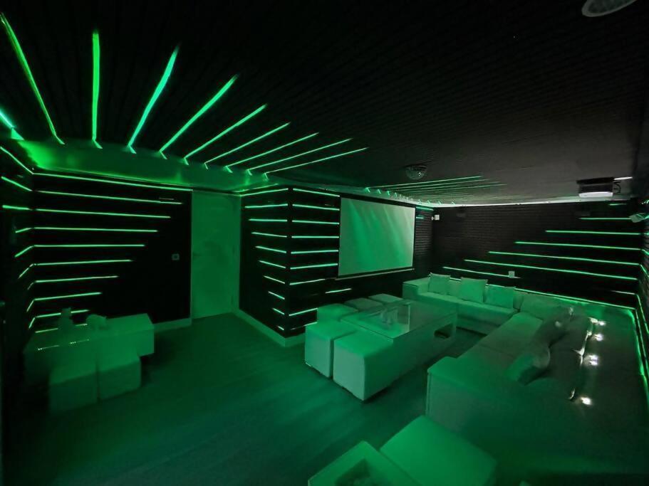 Duplex 8 Personas Con Sauna Jacuzzi Y Cine Madrid