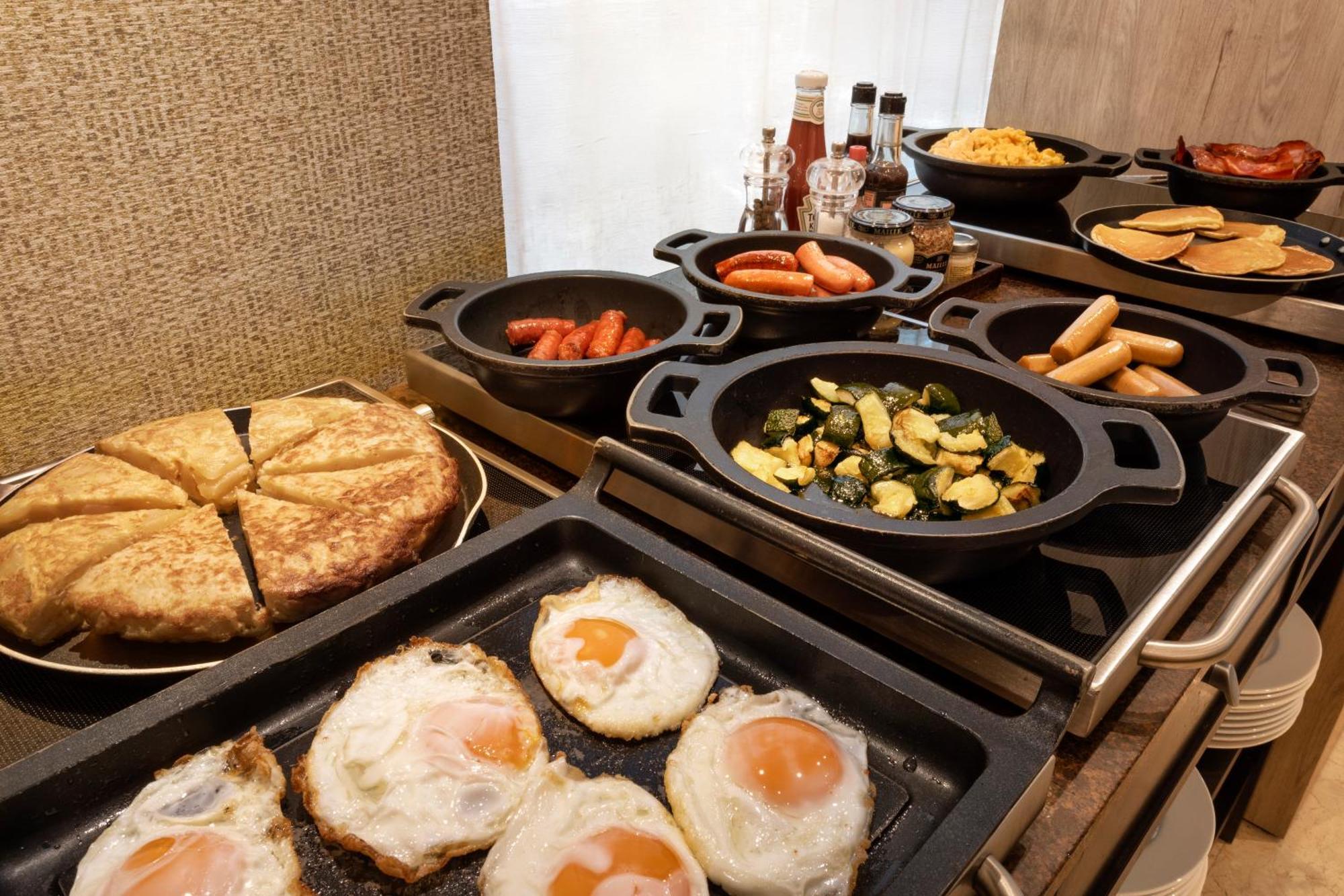 Catalonia El Retiro Hotel 4*