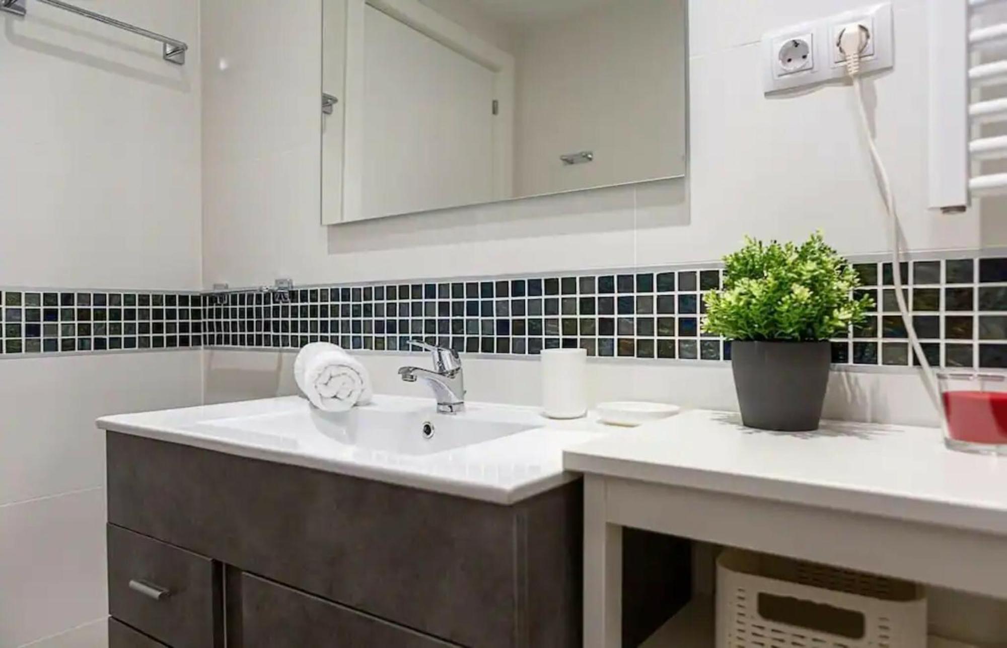 Apartamento 2bedroom Duplex In Hortaleza Near Metro Madrid