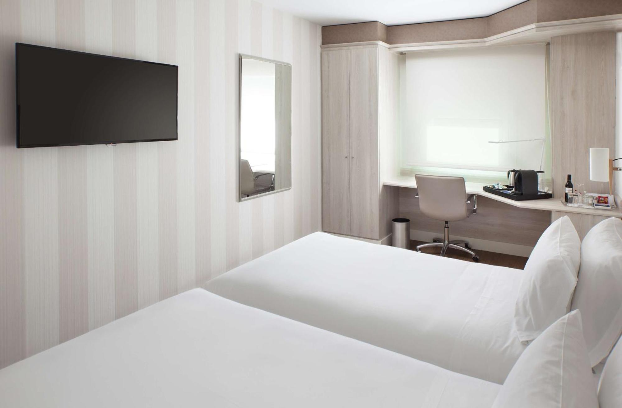 Hotel Nh Barajas Airport 3*