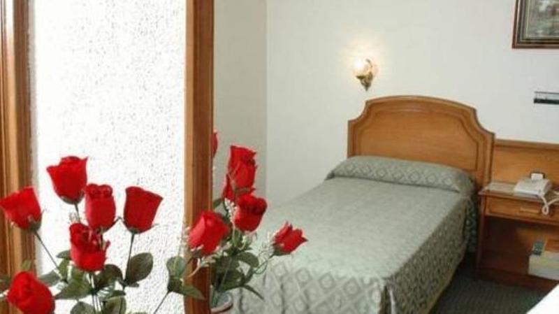 Hotel Senorial 3*