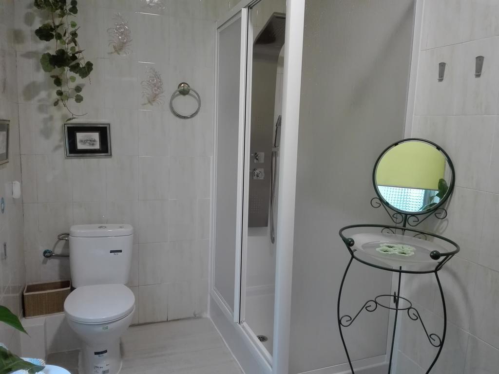 Casa De Hu\u00e9spedes Lourdes Madrid