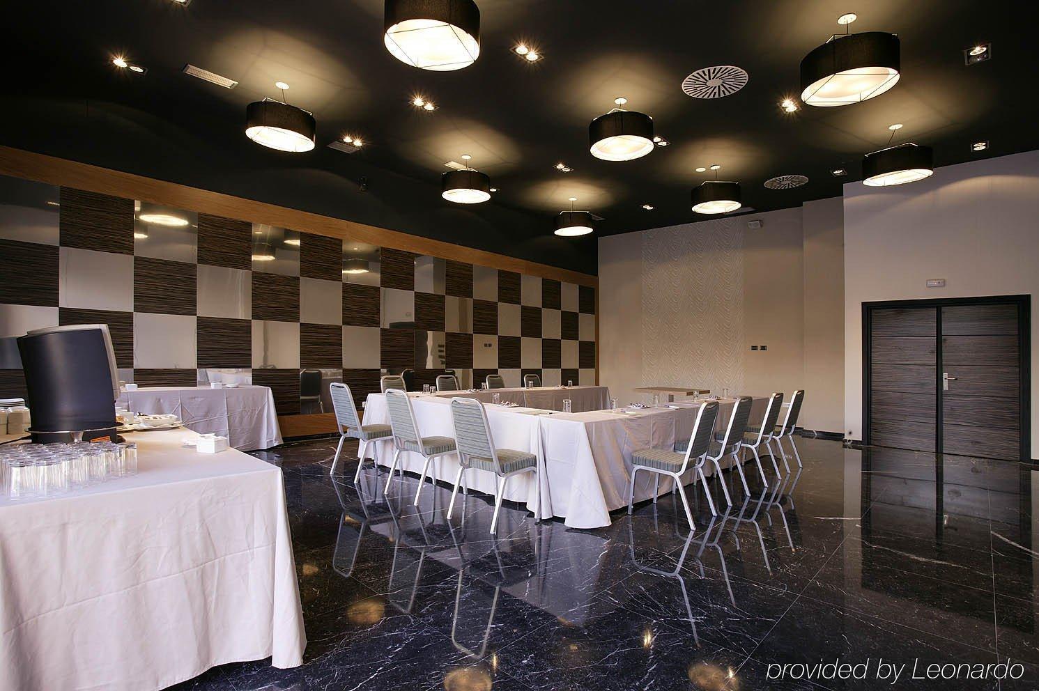 - Tablas, An Ihg Madrid