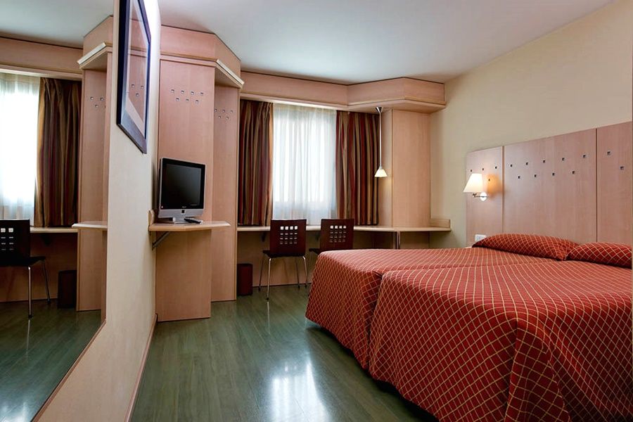 Nh Barajas Airport Hotel