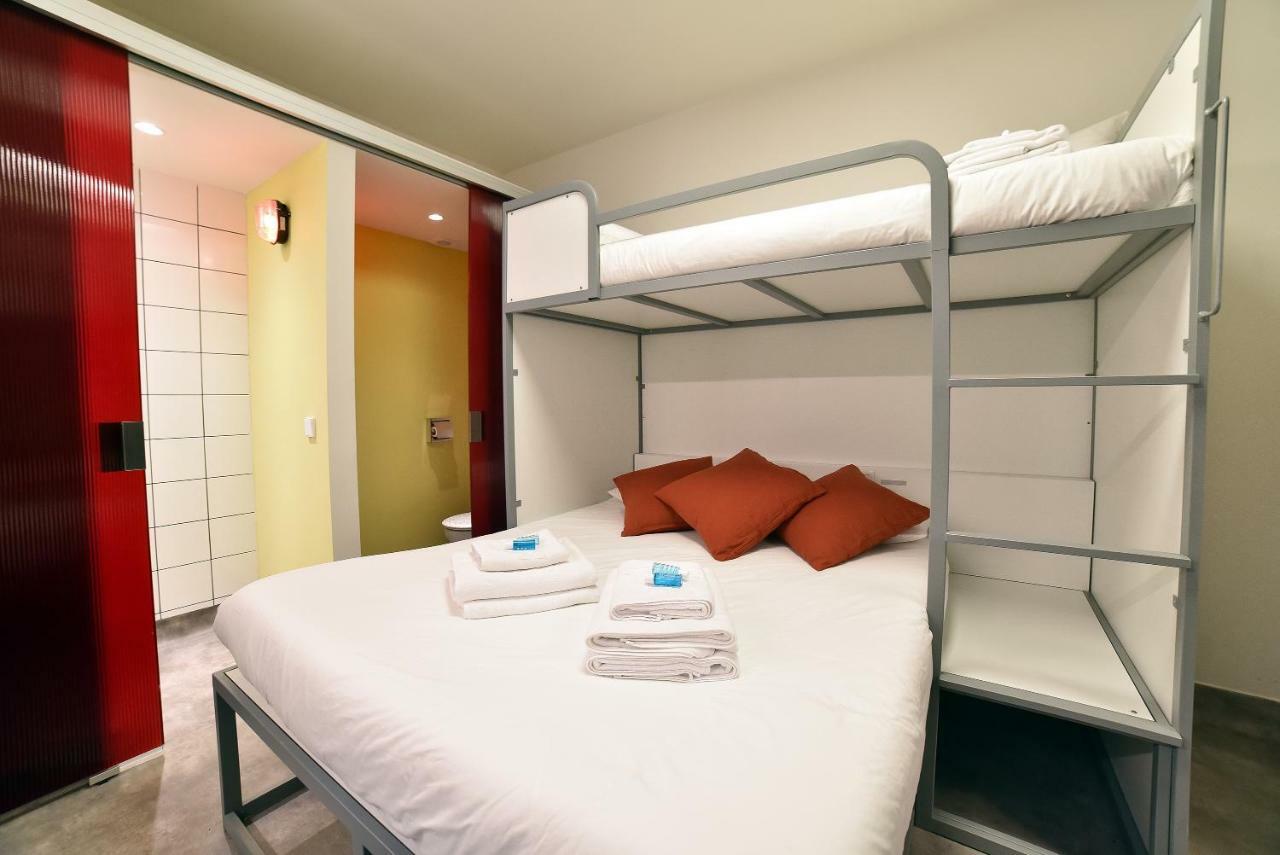 Hostal Cats Sol *