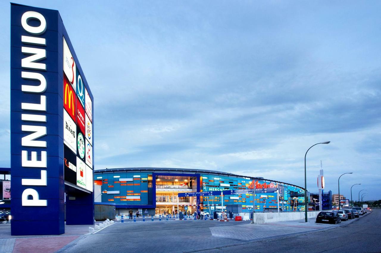 Deyanira 59 Airport Ifema Madrid