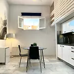 Apartamentos Puerta del Sol-Rastro