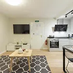 Dobo Rooms Clara Del Rey
