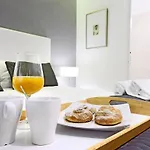 Malasaña Centric by Madflats Collection
