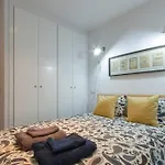 Moderno Apartamento en Malasaña Centro. SVFD by Batuecas