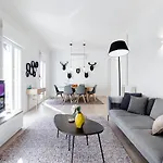 Principe de Vergara Apartment II by Flatsweethome