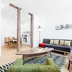 Malasaña Apartment by Flatsweethome