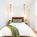 Edsam Madrid Apartments White