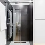 Malasaña Apartment by Flatsweethome