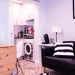 Cozy Apartment In Downtown