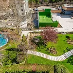 Premium Accomodation In La Rosaleda Area - Madrid