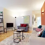 Nice Apartment Center 2 Pax Plaza Santa Ana III