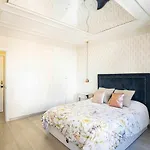 Cuidadosamente decorado apartamento junto al metro