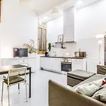 Apartamento En Lavapies De Estilo Industrial Para 5 Personas