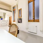 Apartamento En Lavapies De Estilo Industrial Para 5 Personas