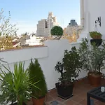 Estrena luminoso ático con terraza en pleno centro