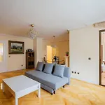 Zona Residencial, Seguridad 24H/Dia.