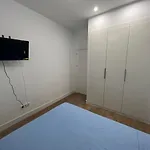 Roomstay Plaza Castilla