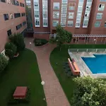 Vivienda Con Zona De Trabajo, Piscina Y Parking