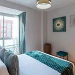 Vivienda Con Zona De Trabajo, Piscina Y Parking