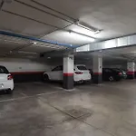 Vivienda Con Zona De Trabajo, Piscina Y Parking