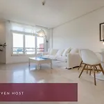 Luminoso Y Elegante Apartamento En Urbanización De Lujo En Aravaca – Madrid / Con Piscina, Gimnasio Y Parking Privado Con Portero Y Vigilancia
